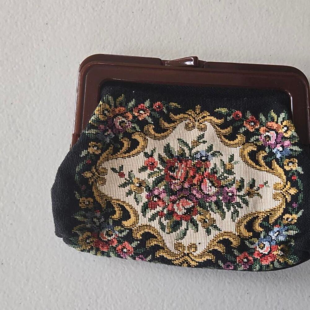 Vintage embroidered print coin purse